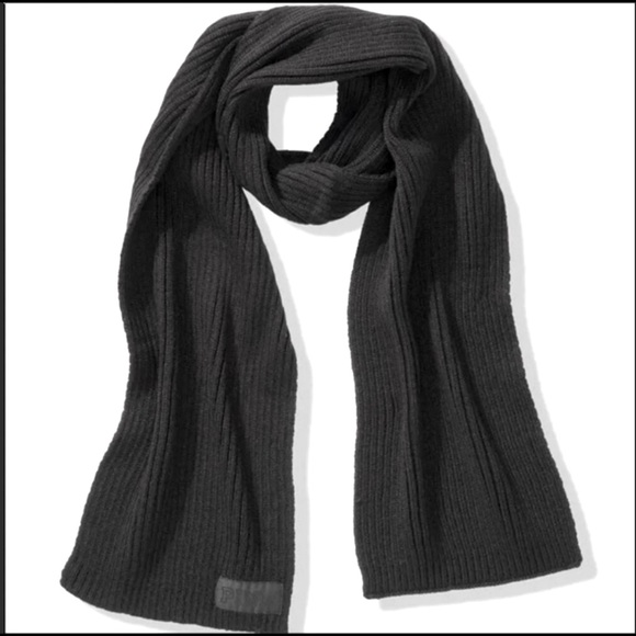 PINK VICTORIA SECRET Ribbed Knit Scarf - Picture 1 of 2